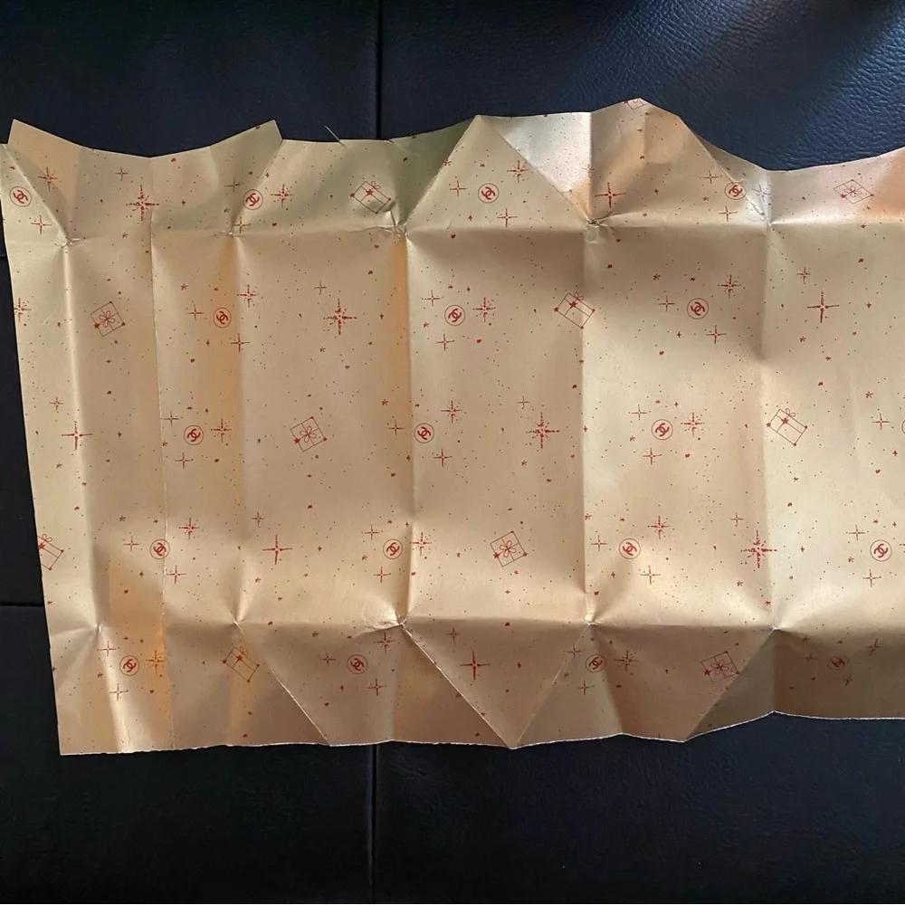 CHANEL gift paper